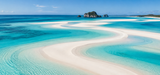 Playa Norte vs Hat Tham Phra Nang vs Whitehaven Beach Playa Norte vs Phra Nang vs Whitehaven